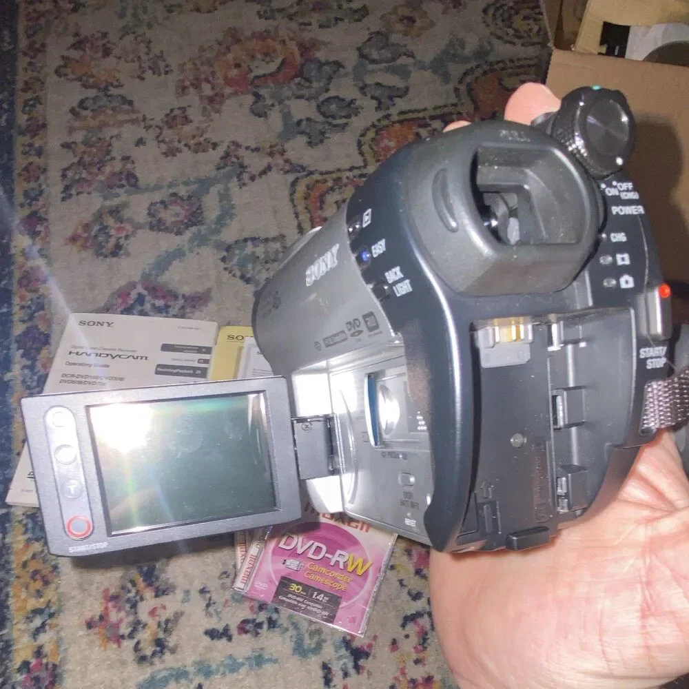 Sony Handycam DCR-DVD108 DVD-RW Handheld Camcorder NO BATTERY UNTESTED